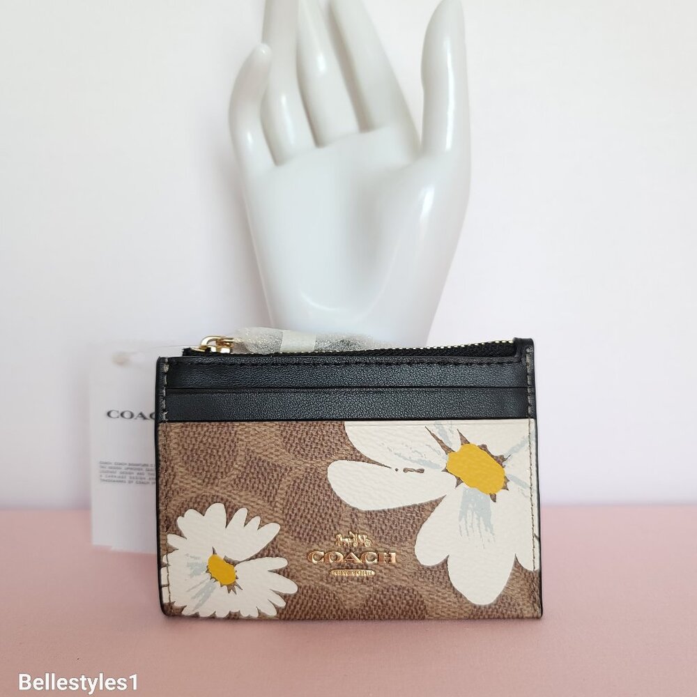 COACH Mini Skinny ID Case In Signature Canvas With Floral Print- Tan Multi 🎈⭐
